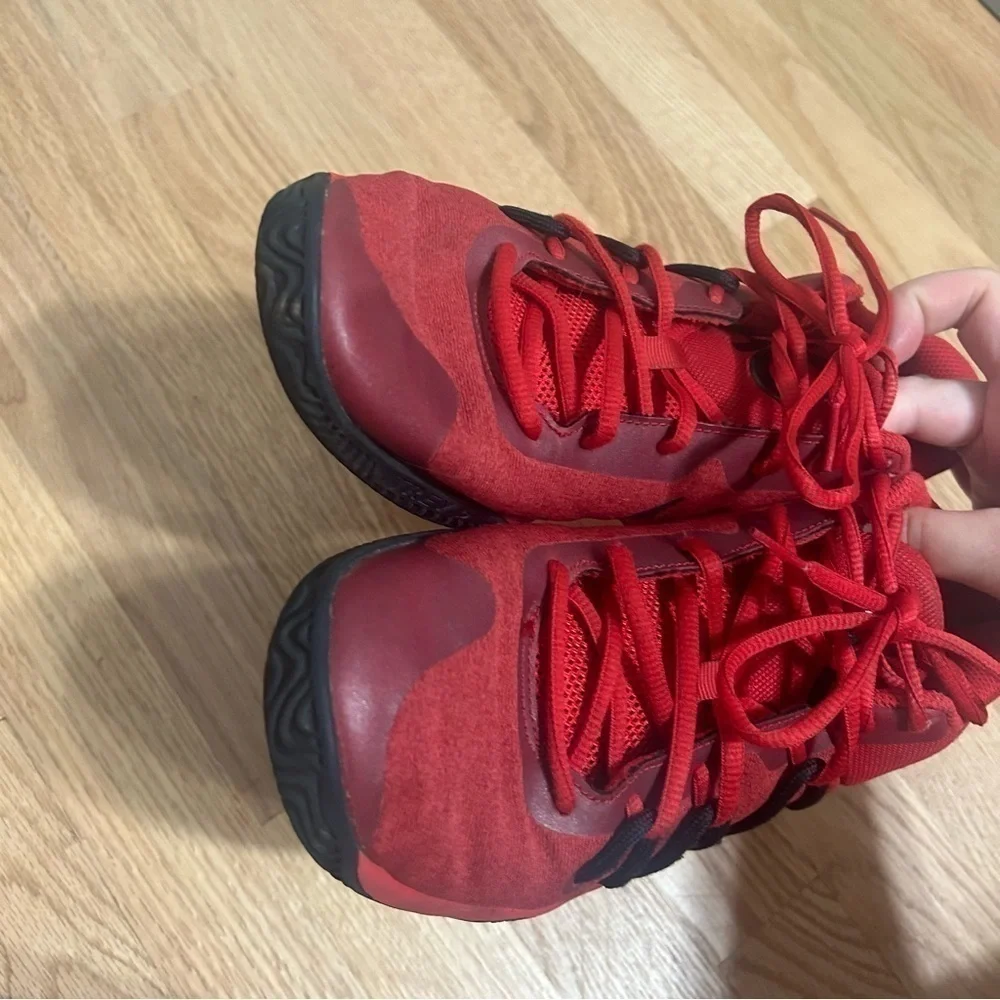 Nike KD Trey 5 V Gym Red Sneakers Sz 6Y Kids Youth Shoes